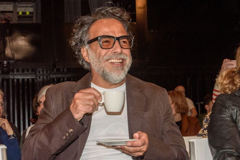 1ddcb2934ceb4a5c9297bd866ebea894