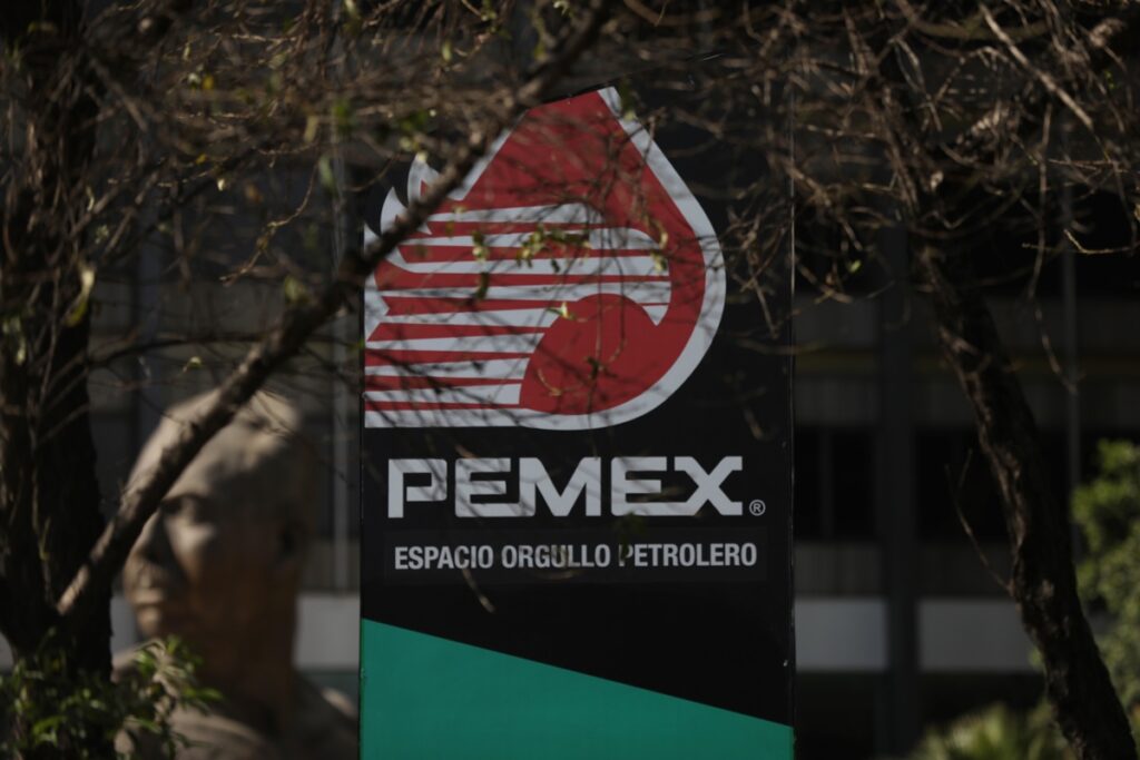 Deuda de Pemex con proveedores peligra operación de MiPymes, advierte patronal mexicana