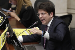 Hieren a bala al aspirante presidencial colombiano de derecha Miguel Uribe Turbay