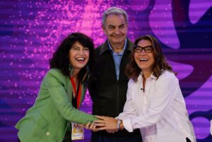 06a90906c9174676b42f06326a636efc