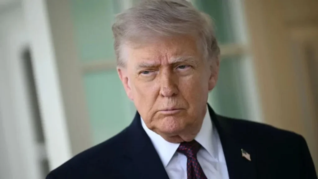 652fee0472504bdab25254dc50ba595f