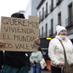 Manifestantes irrumpen en Congreso de la Ciudad de México en protesta por vivienda