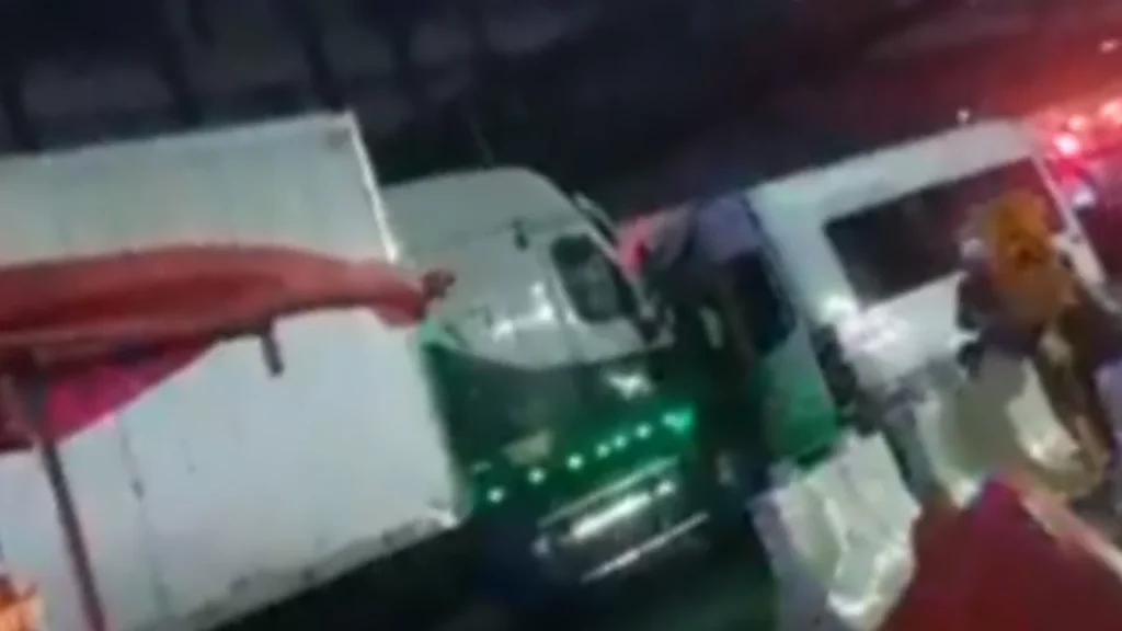 f8b8e5ef90804eada37db5bc576da811